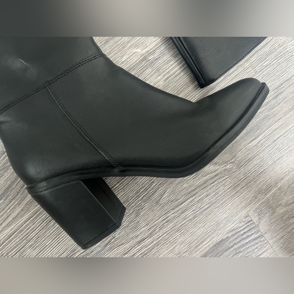 Like New Universal Threads Black Knee-High Vegan Leather Boots Size 10 - Picture 2 of 5